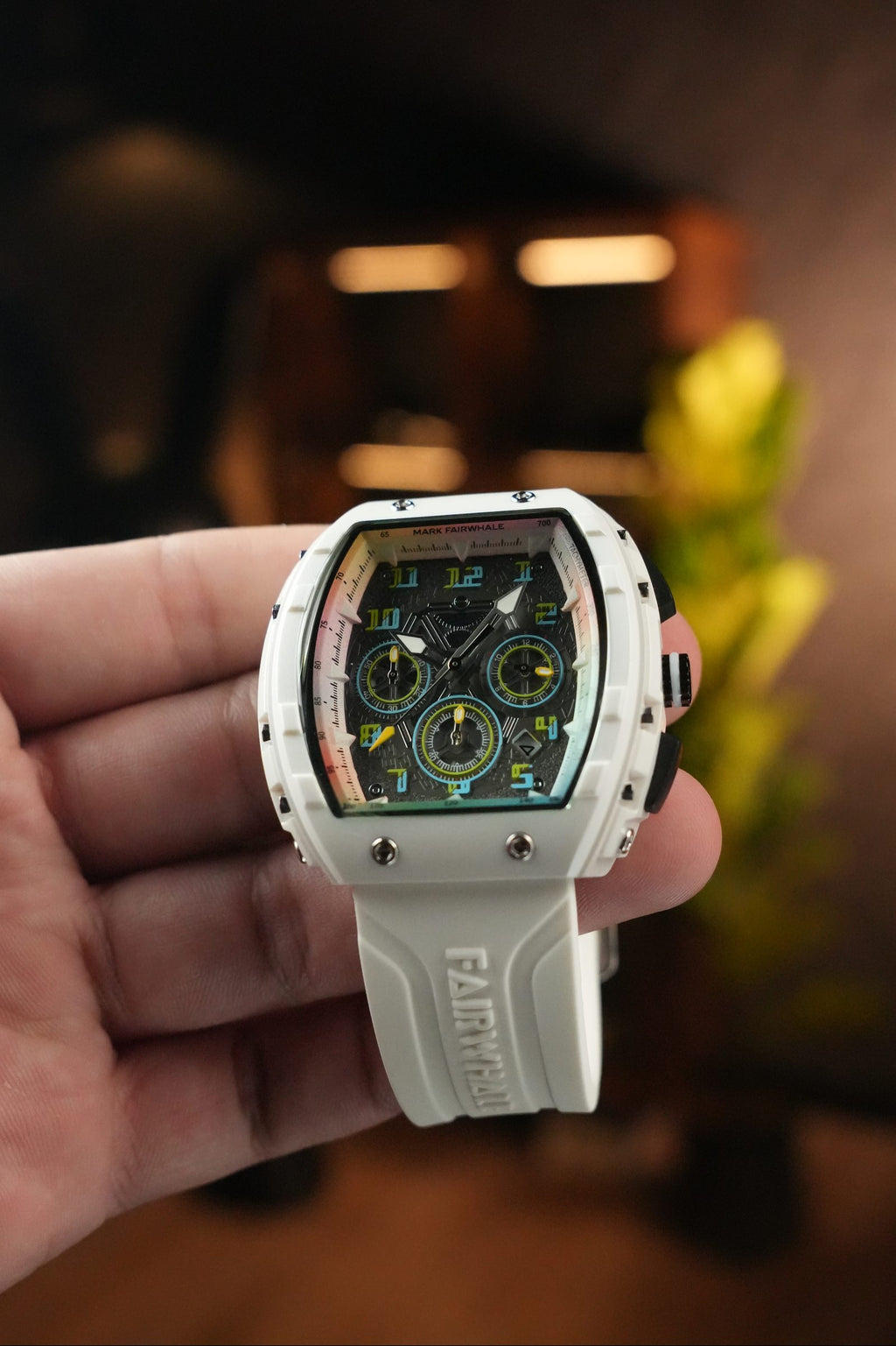 Reloj Mark Fairwhale Nexos R1 Blanco, otro ángulo real