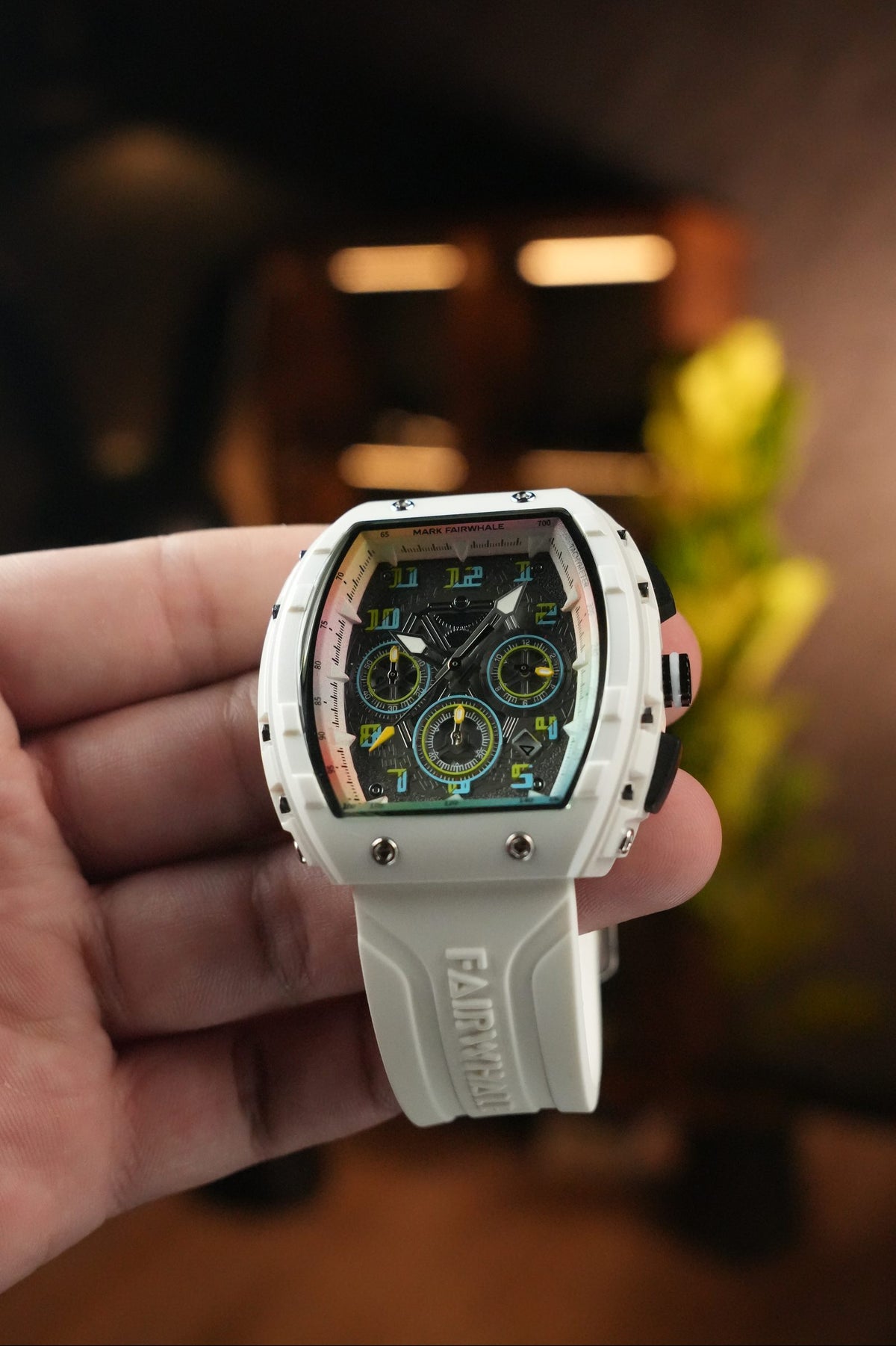 Reloj Mark Fairwhale Nexos R1 Blanco, otro ángulo real