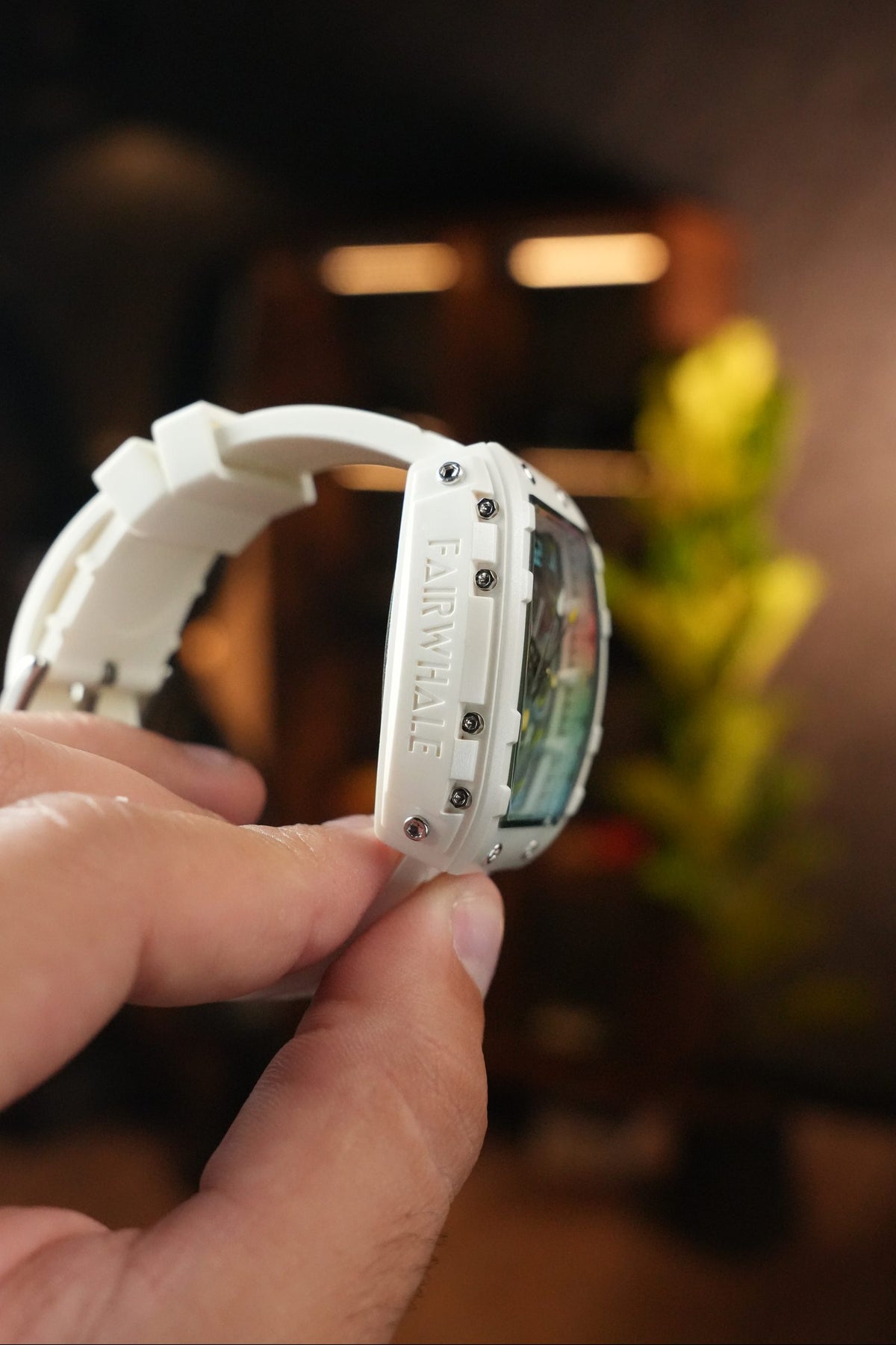 Reloj Mark Fairwhale Nexos R1 Blanco, otro ángulo real