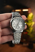 Reloj Mark Fairwhale Royal Chrono en la mano, foto real de Androrelojes